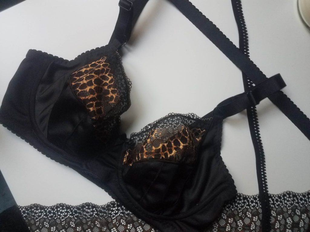 Week 4 Bra a Week Challenge 2022 - A valentines themed Mara bralette